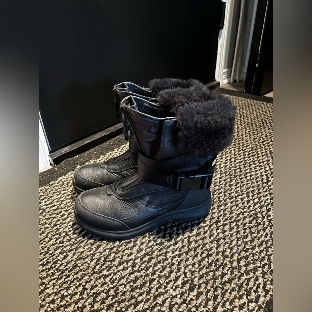 UGG Winter boots black US6
